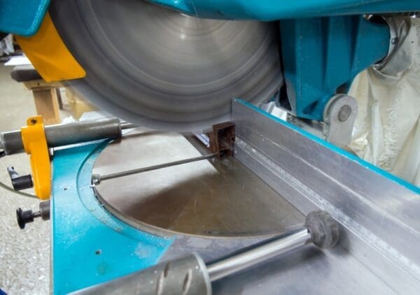 Cutting an aluminum profile on a stationary circular saw